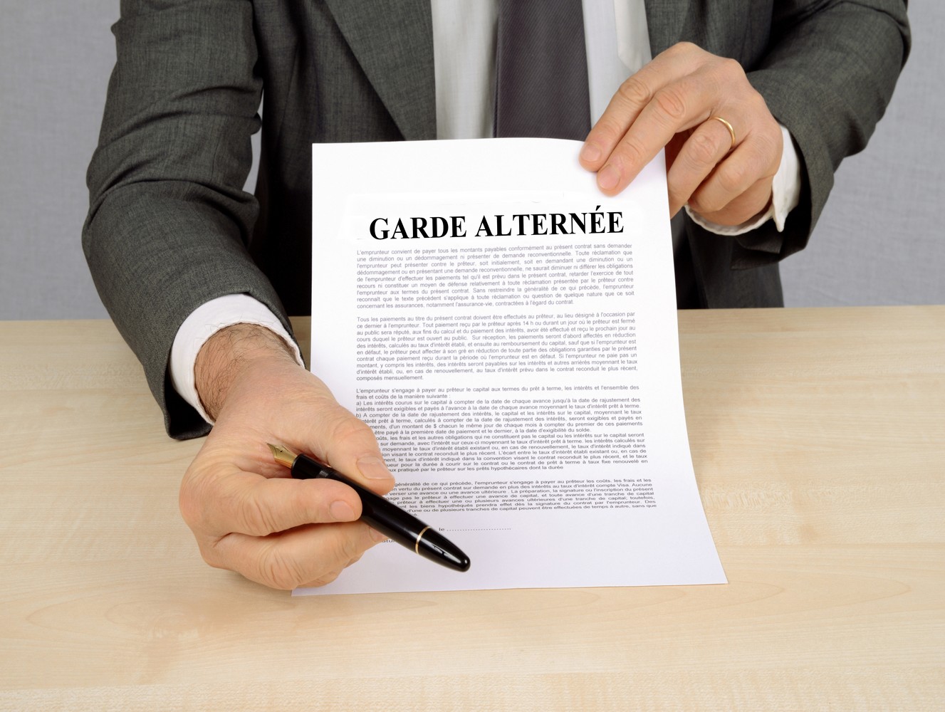 Attestation d'Hébergement Modèle et Guide Pratique